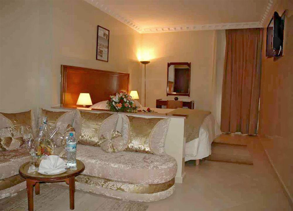 Hotel De Paris 4*